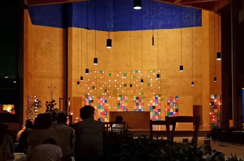 Altarbereich der Kirche in Taizé