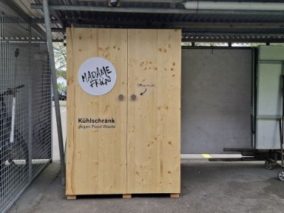 Öffentlicher Kühlschrank Madame Frigo Gossau
